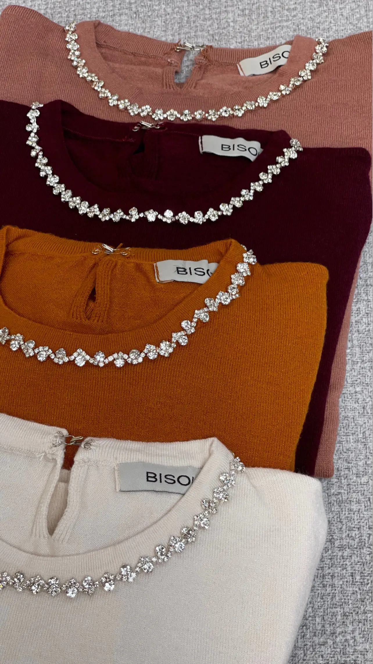 بافت یقه گرد سنگ کریستالی