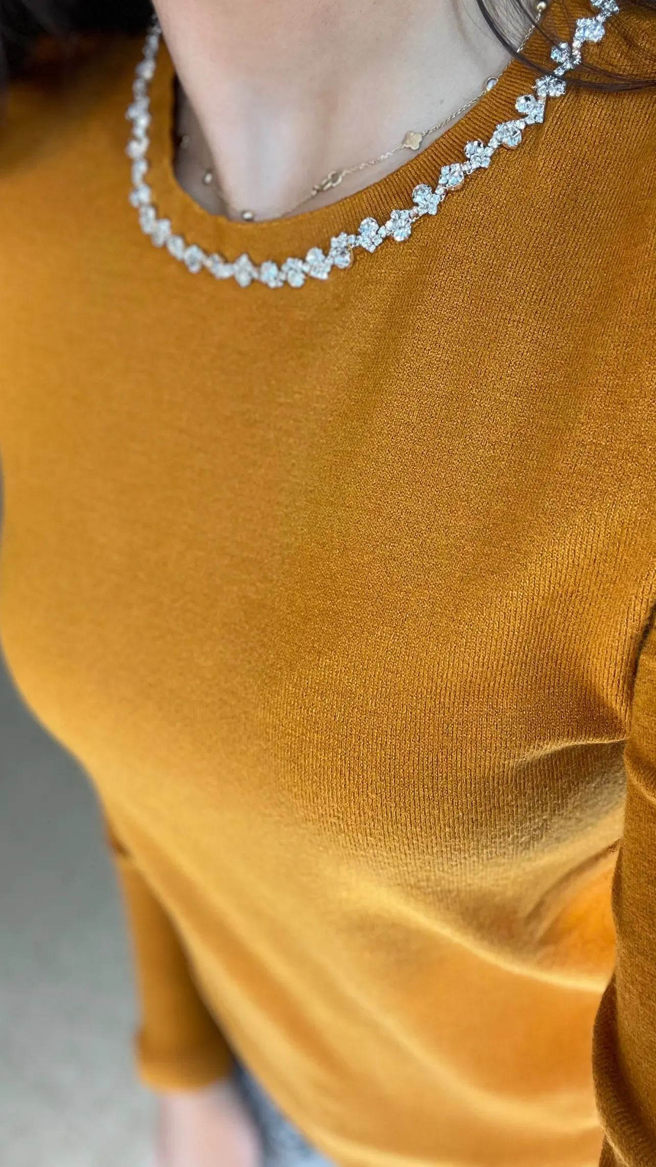 بافت یقه گرد سنگ کریستالی