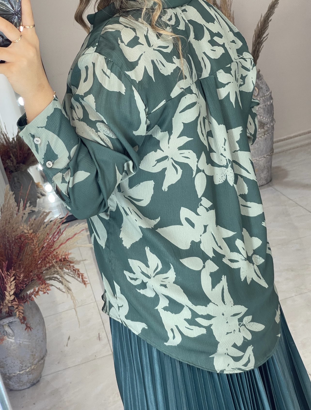 شومیز ساتن مجلسی طرح برگسان یلدایی