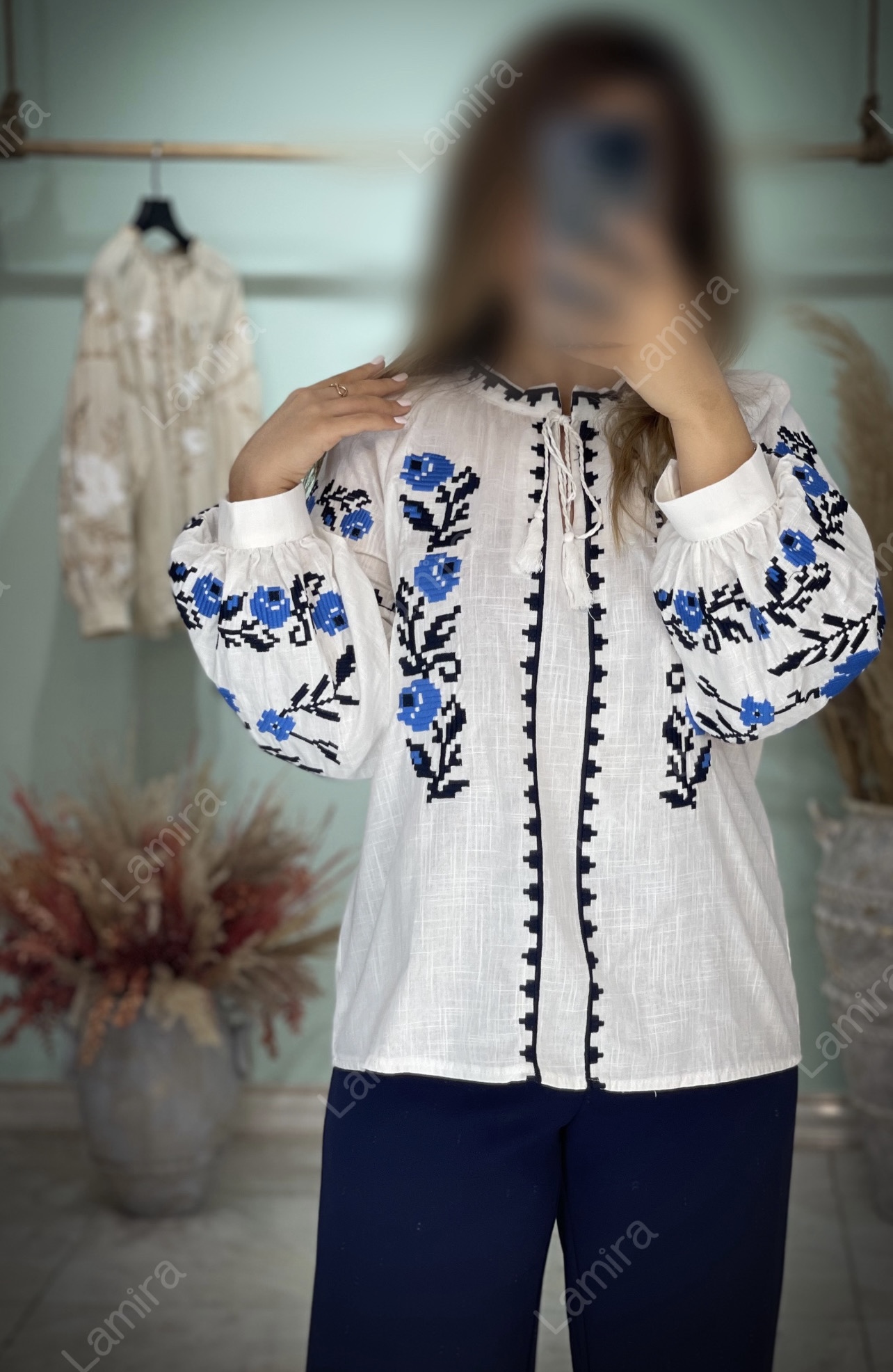 شومیز گلدوزی طرح کارلا