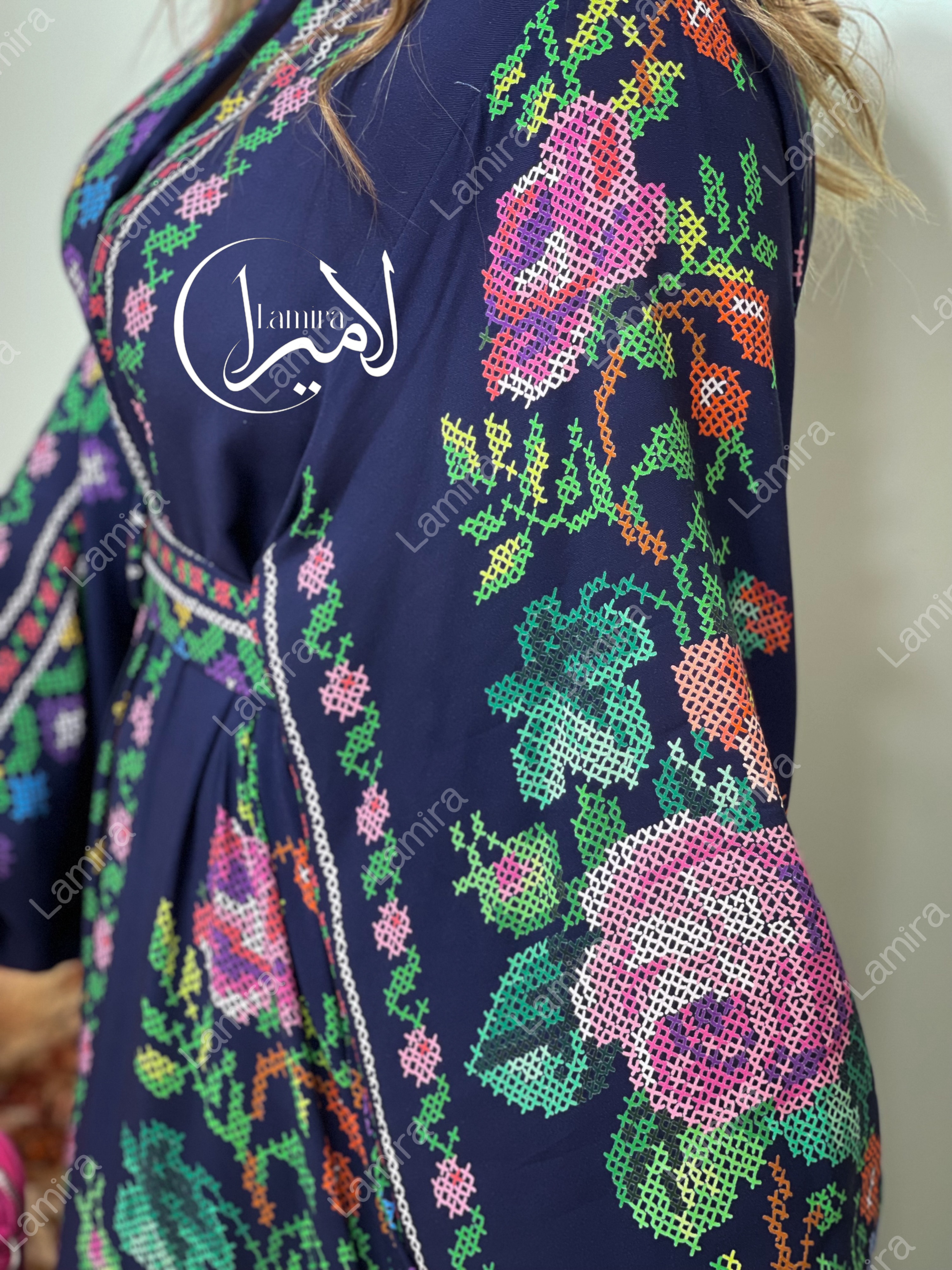 پیراهن کمربنددار طرح شماره دوزی گلستان
