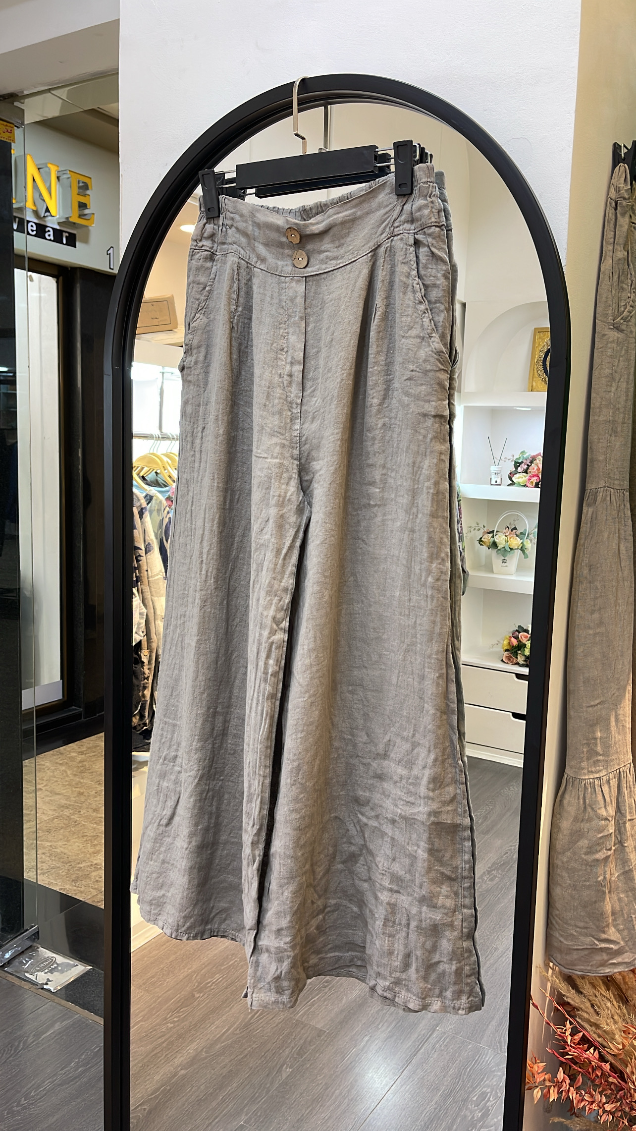 شلوار دو دکمه چوبی ساده